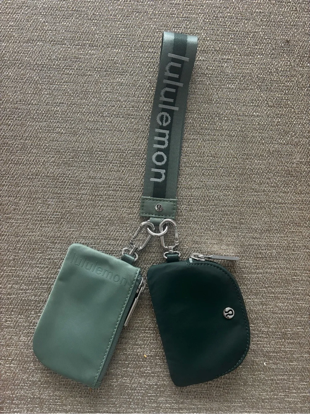 lululemon athletica green double pouch keychain strap